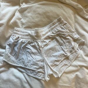 Lululemon Hotty Hot shorts 2.5 inch
